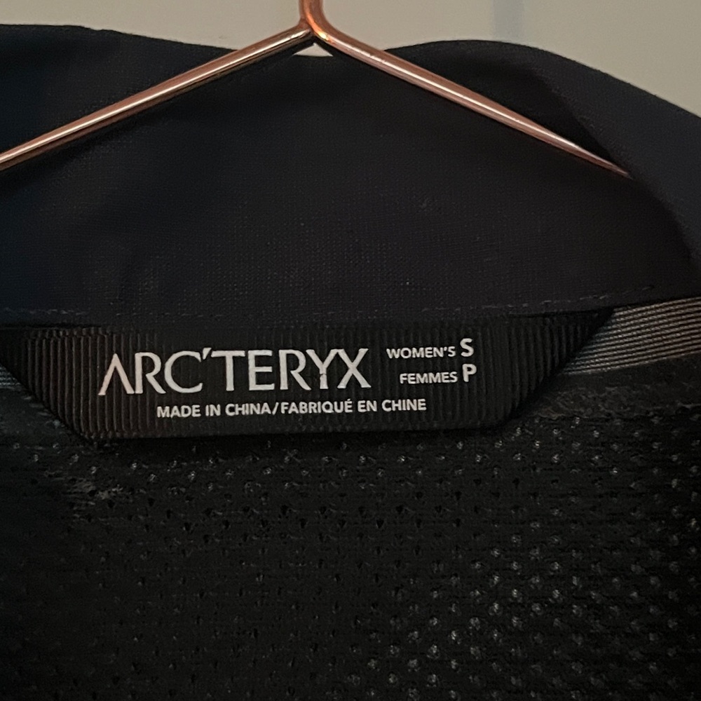 Arc'Teryx Nila GoreTex Jacket - Picture 2 of 12